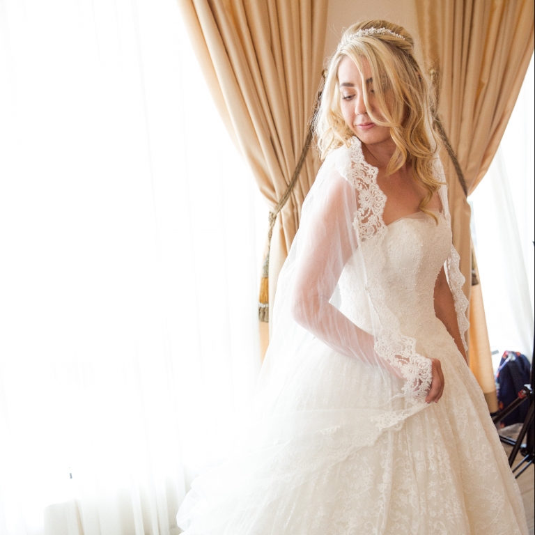 Villa Tuscana Reception Hall event showing bride in bridal suite