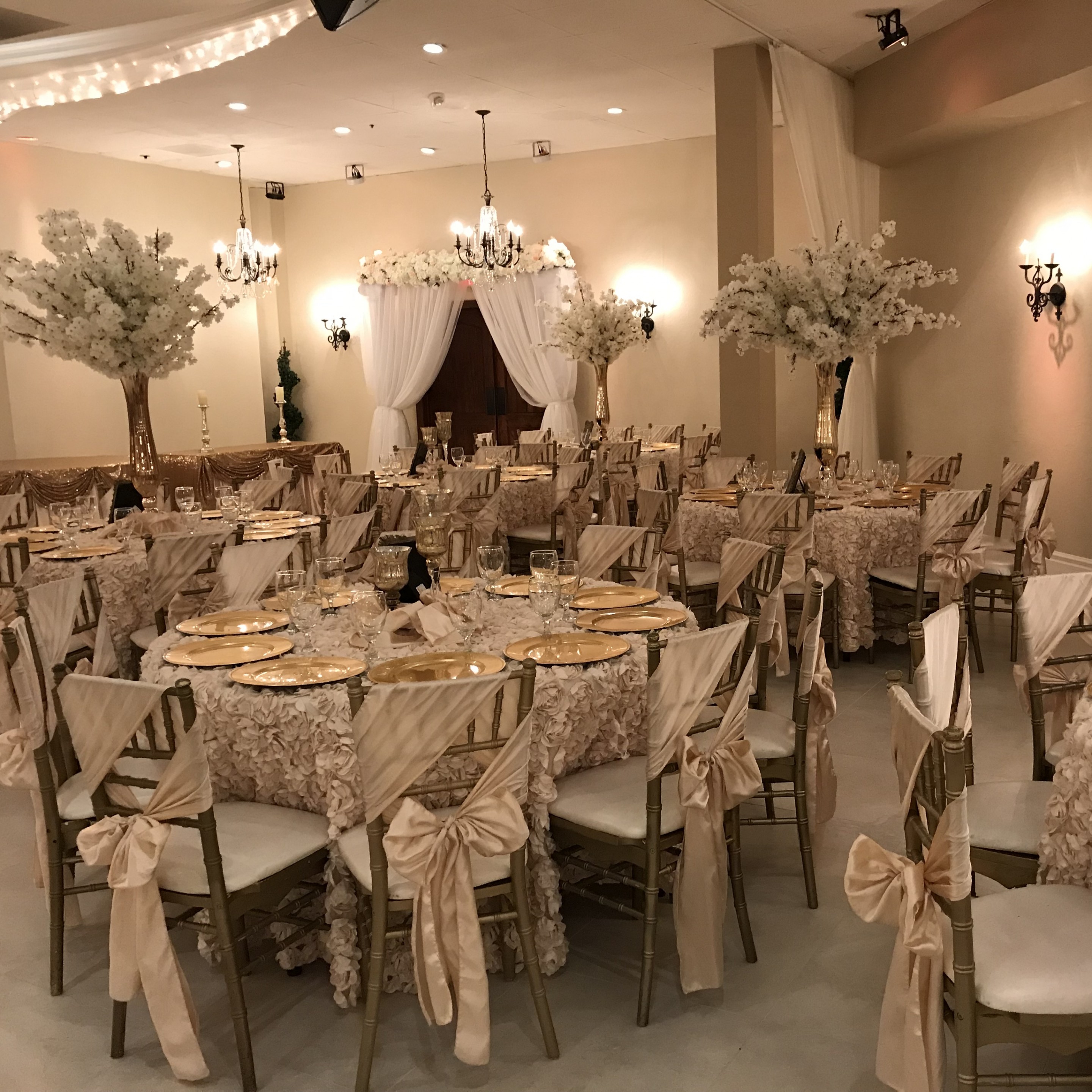 Villa Tuscana Reception Hall event showing wedding reception table decor